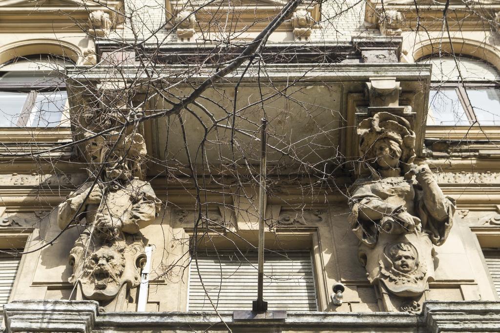 Authentic Grand Boulevard Budapest Exteriör bild